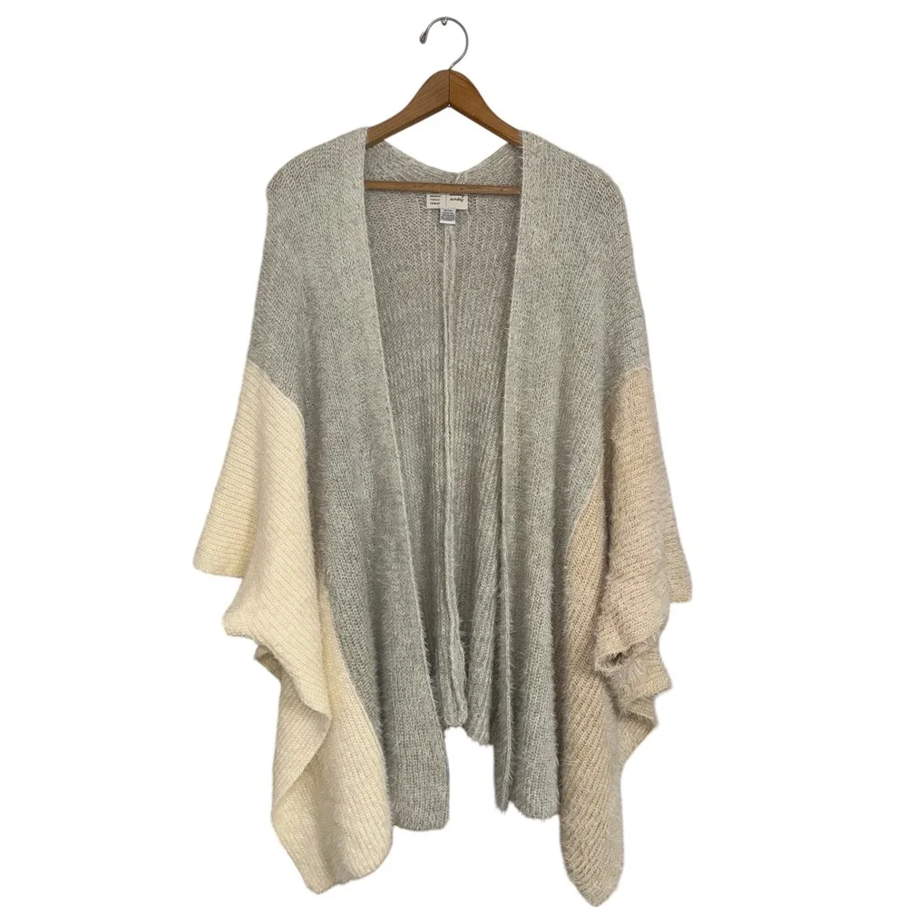 Saturday Sunday‎ Anthropologie Colorblock Fuzzy Knit Poncho Cardigan Grey Cream